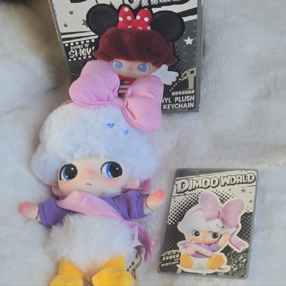 Dimoo World X Disney Daisy Plush Keychain